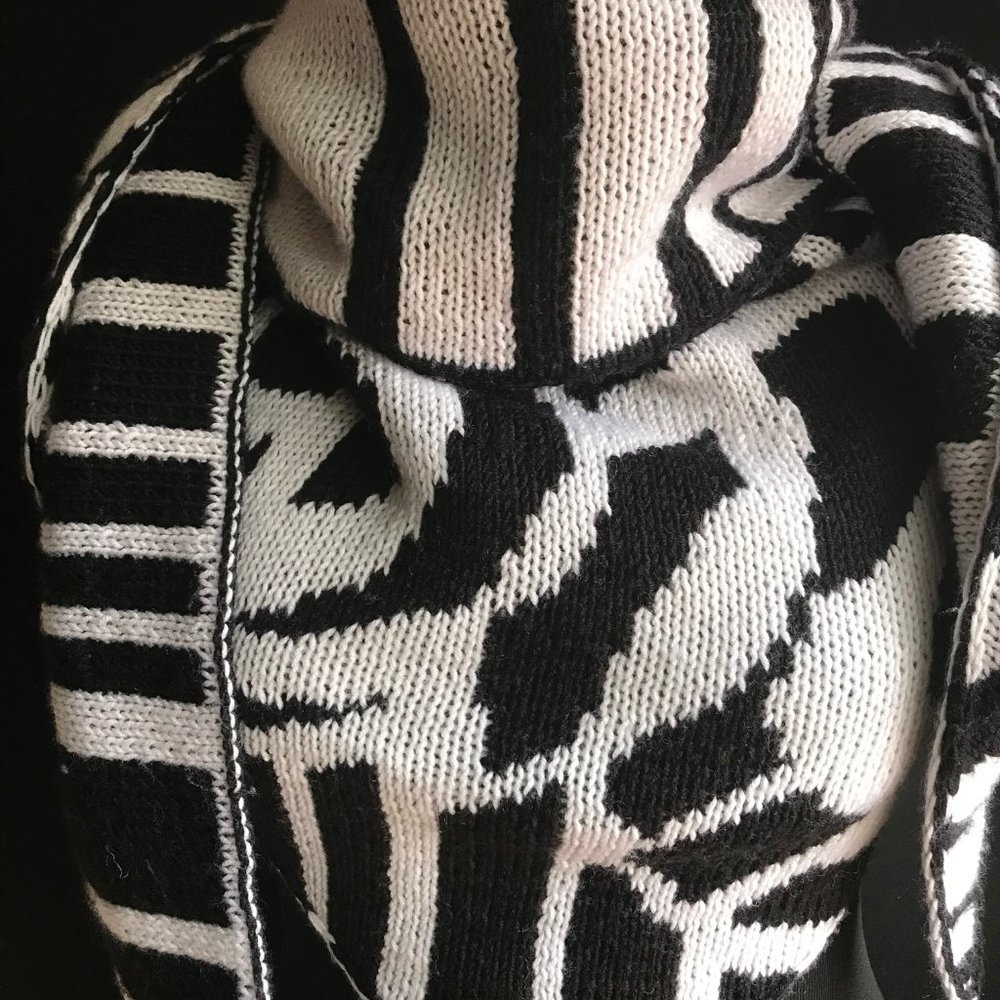 New Double Knitted Women's Shawl, Reversible